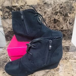 Dream Pairs Women's Lace Up Low Wedge Heel Booties Shoes Tomson Black Size 4